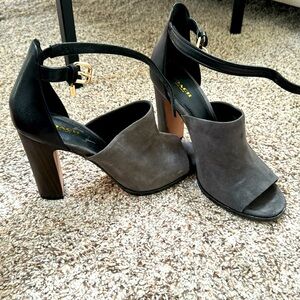 Coach healed sandals